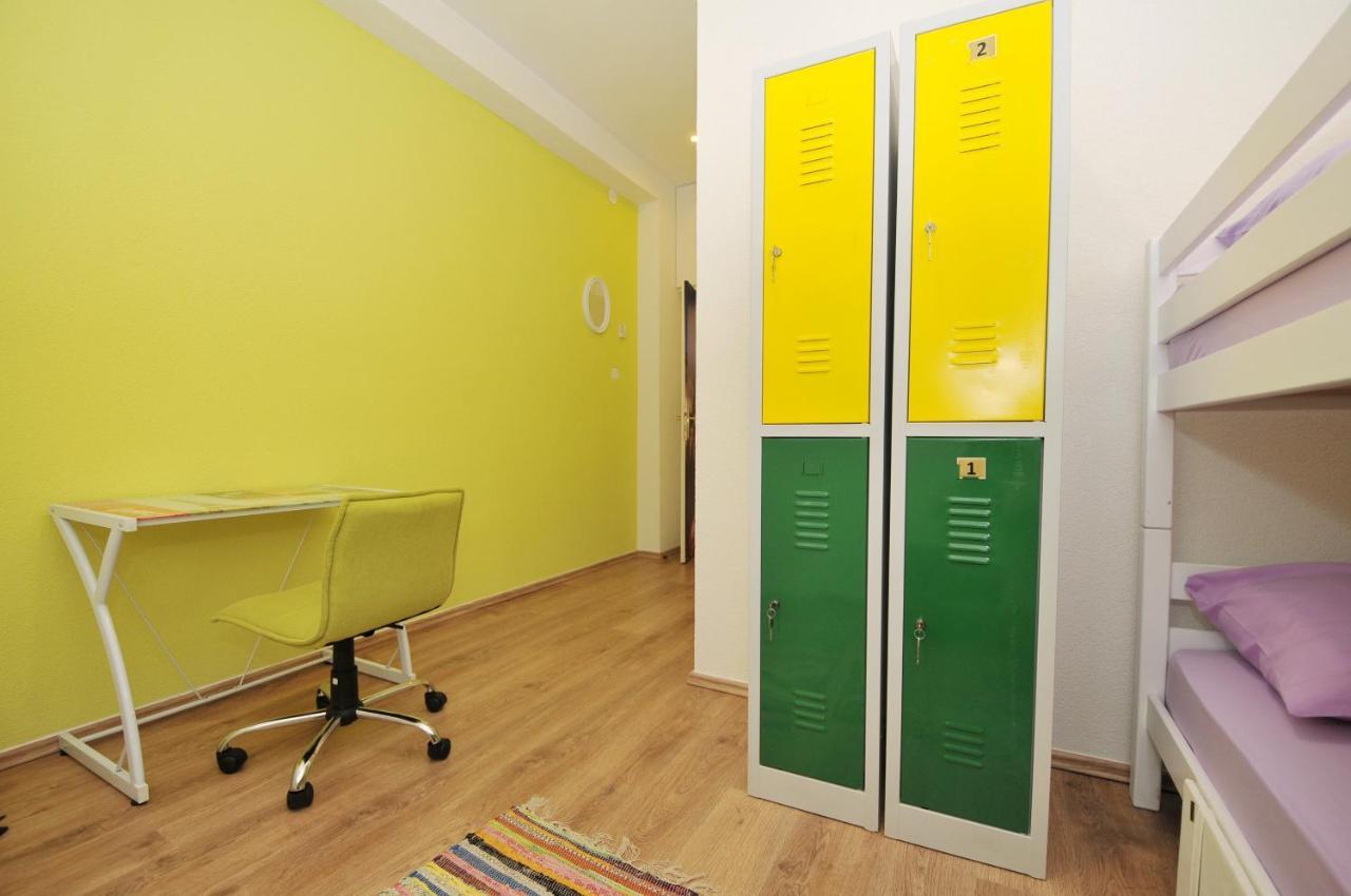 Oasis Hostel สปลิท ภายนอก รูปภาพ