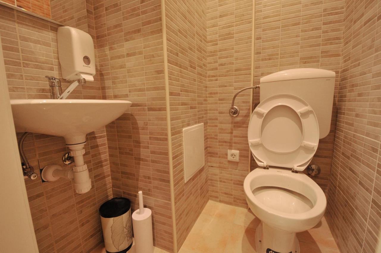 Oasis Hostel สปลิท ภายนอก รูปภาพ