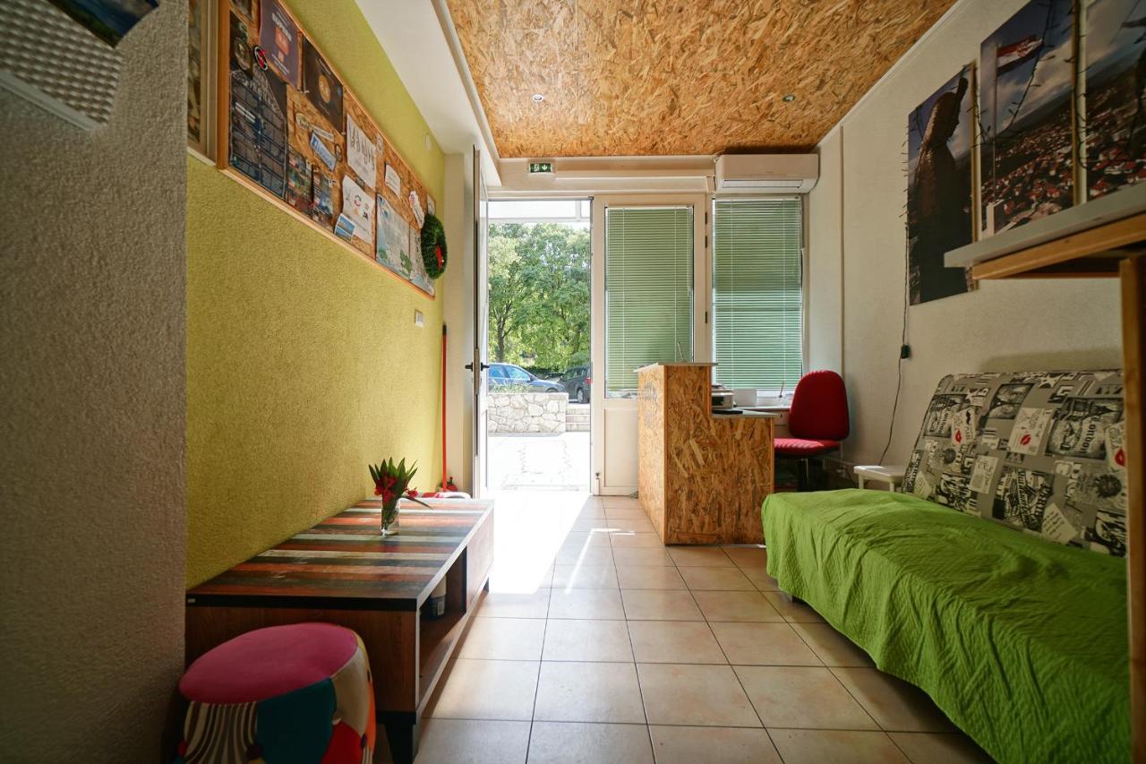Oasis Hostel สปลิท ภายนอก รูปภาพ