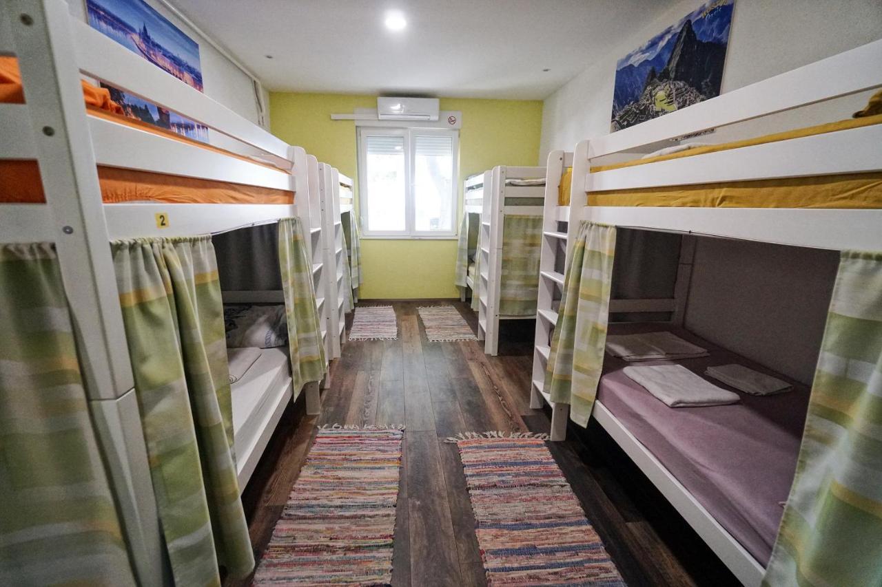 Oasis Hostel สปลิท ภายนอก รูปภาพ