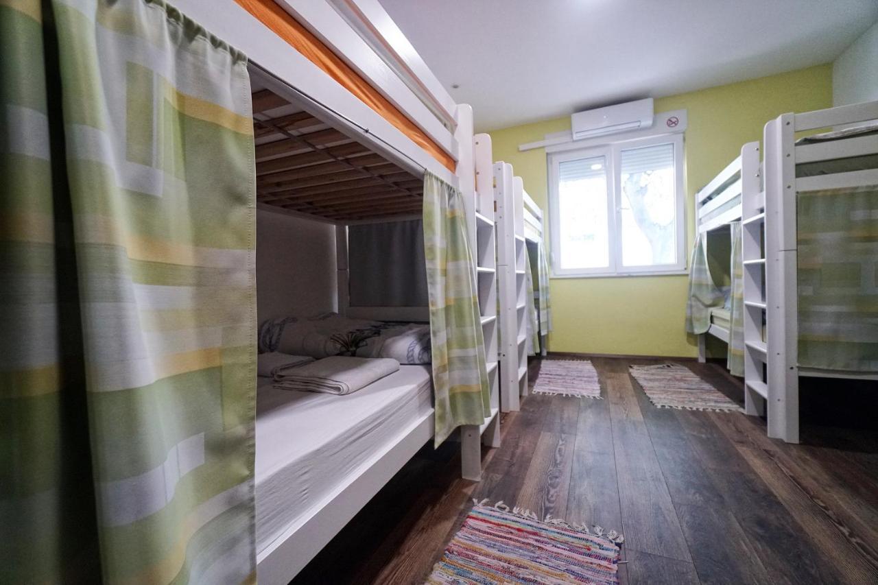 Oasis Hostel สปลิท ภายนอก รูปภาพ