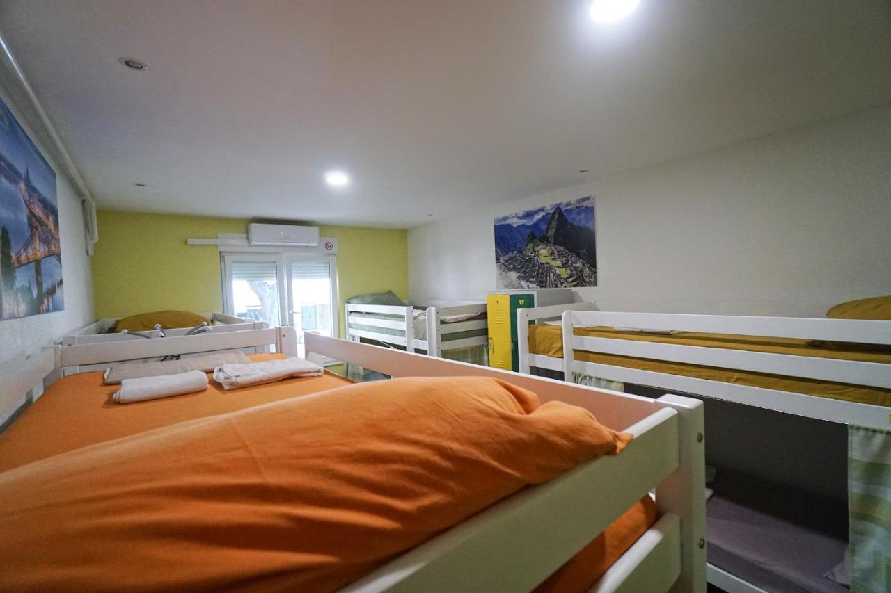 Oasis Hostel สปลิท ภายนอก รูปภาพ
