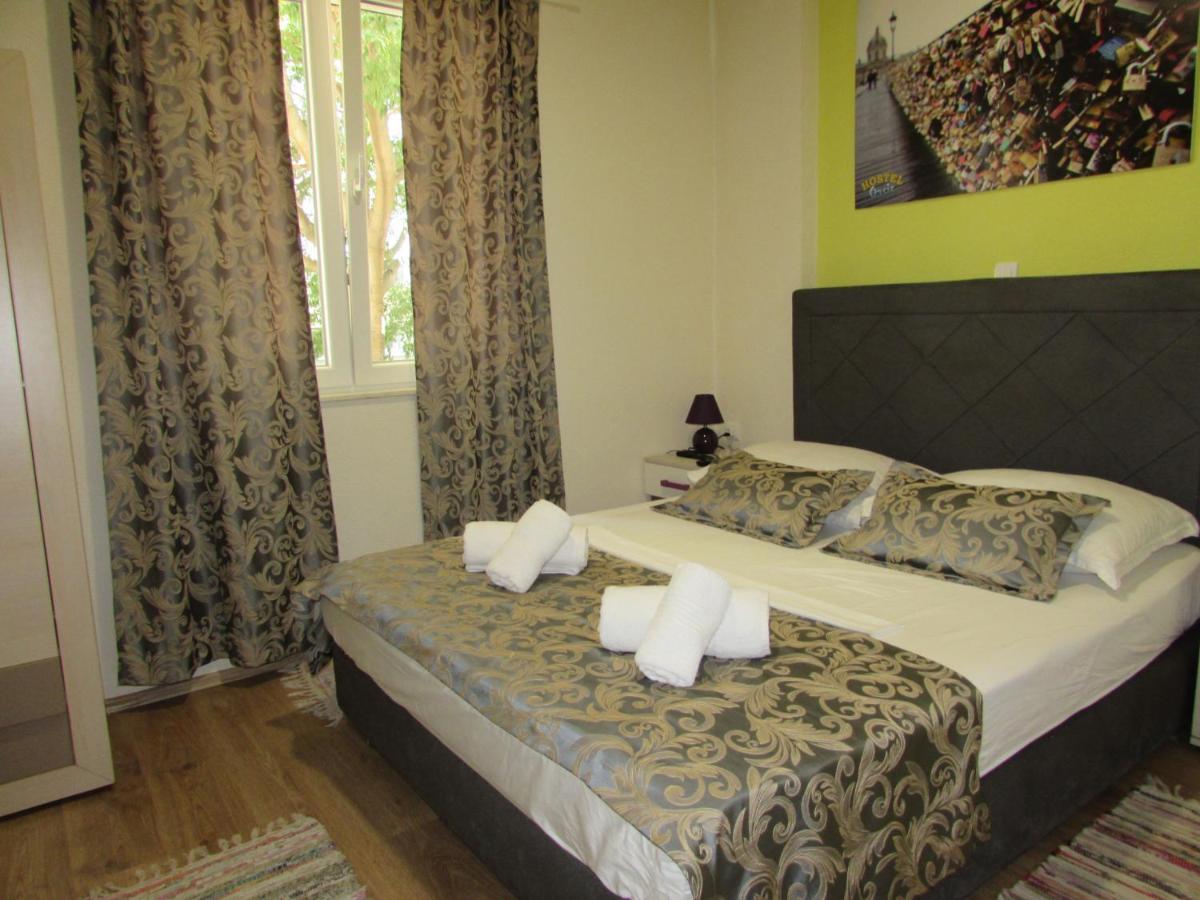 Oasis Hostel สปลิท ภายนอก รูปภาพ
