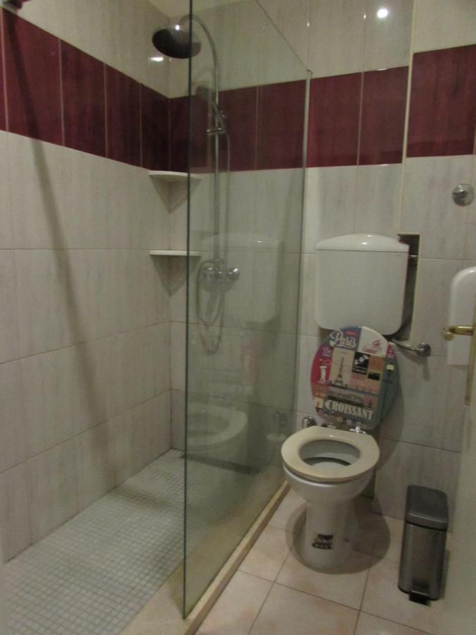 Oasis Hostel สปลิท ภายนอก รูปภาพ